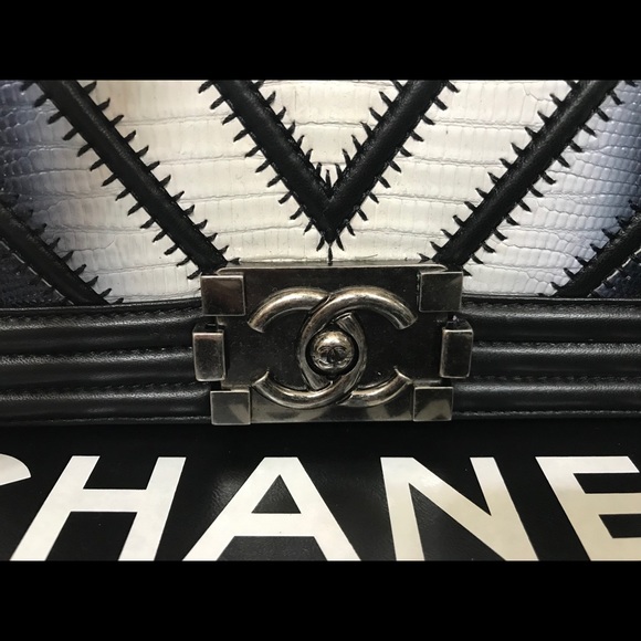 The limited edition lizard boy Chanel . - Picture 5 of 10